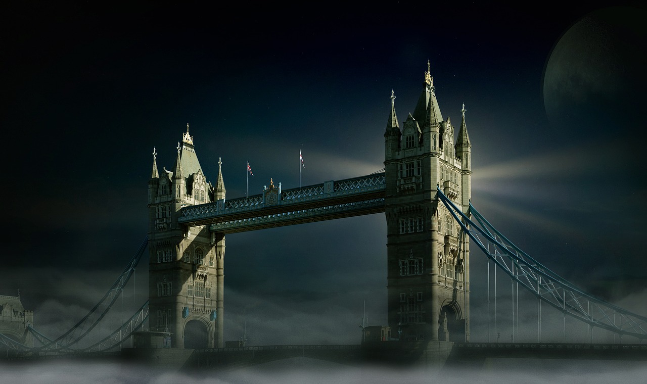 Image - tower bridge london moon fog sky