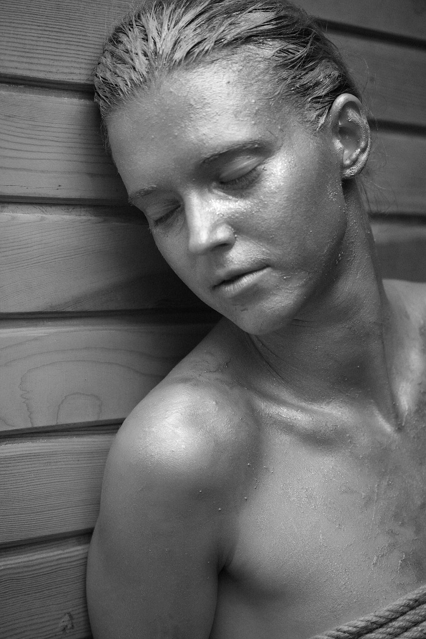 Image - model paint black and white