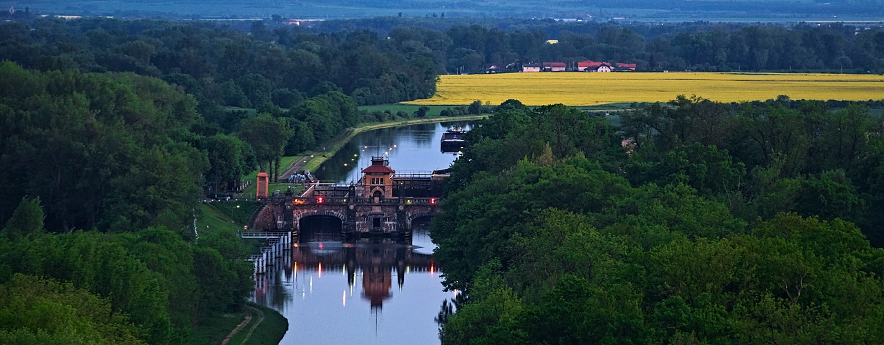 Image - bridge lock miller czech republic