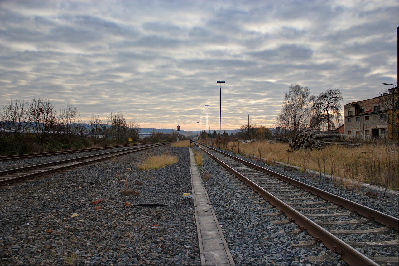 Image - gleise seemed bedded railroad tracks