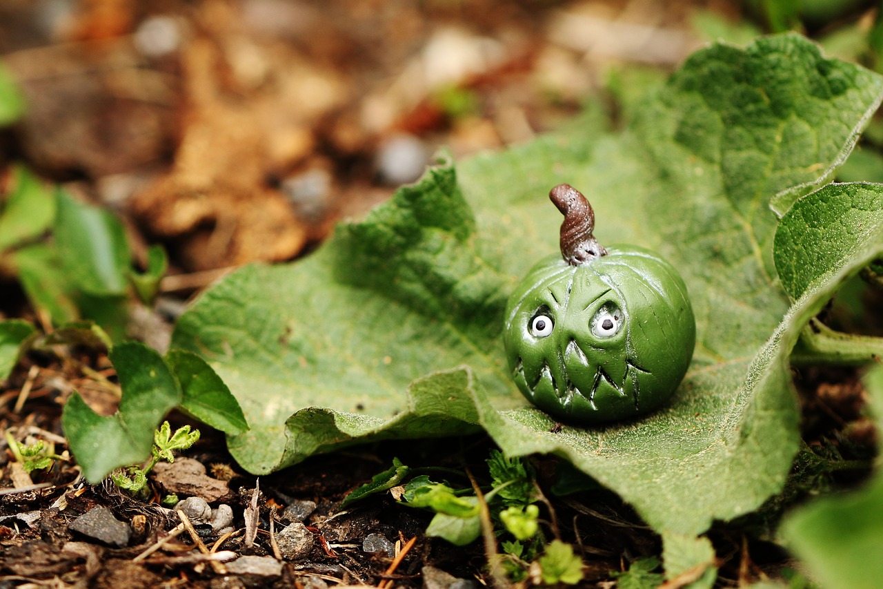 Image - figure miniature tiny green leaf