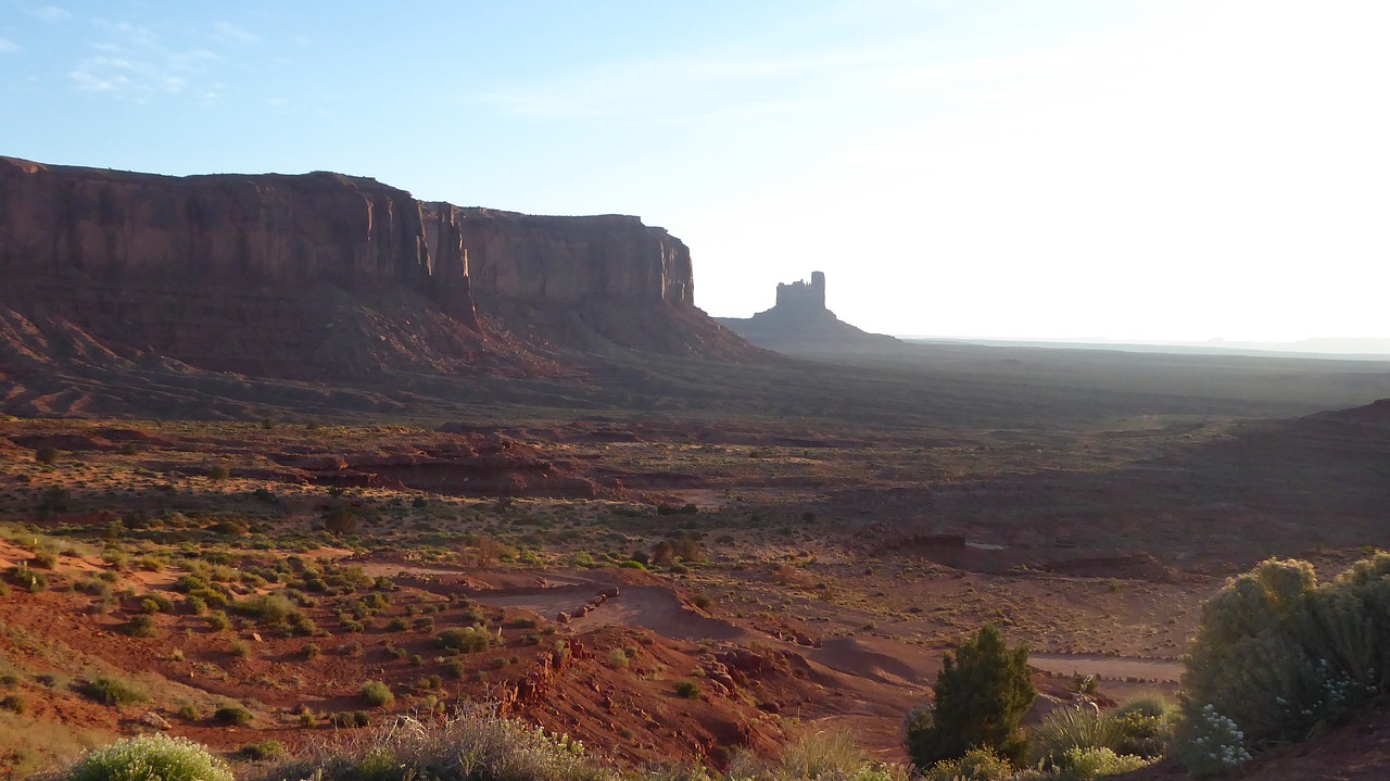 Image - desert morning monument valley red