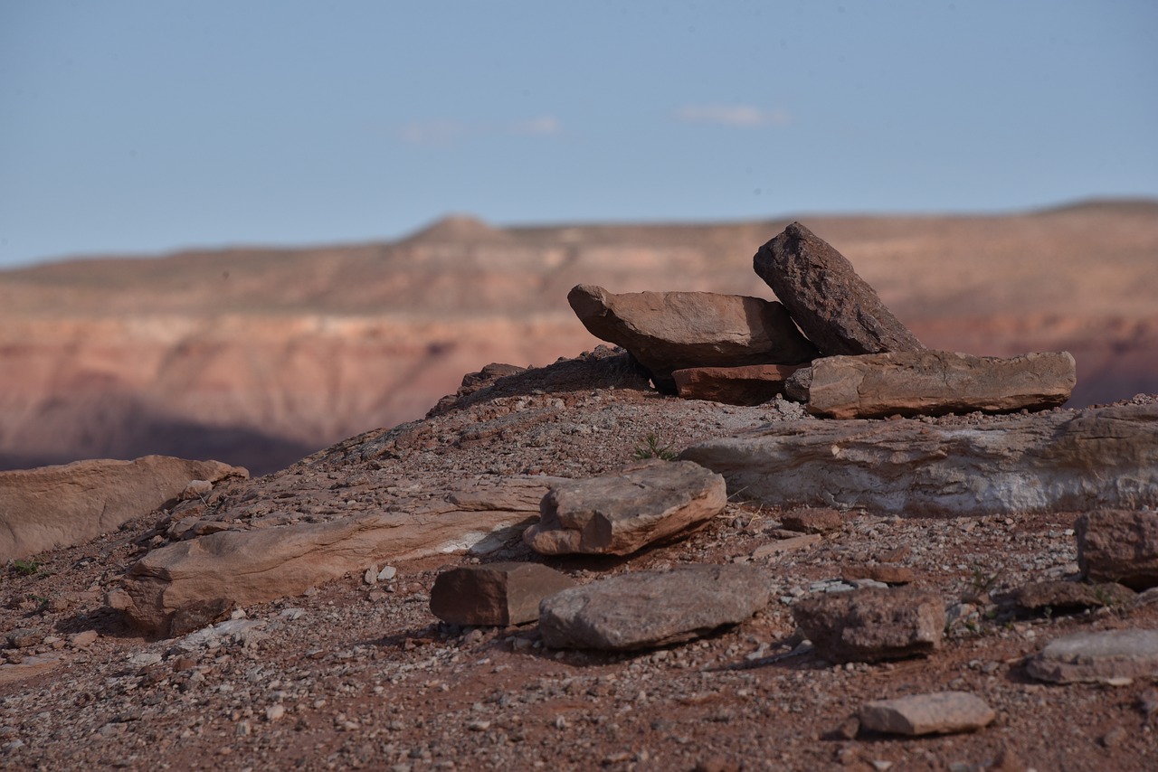 Image - rockpile monument valley desert