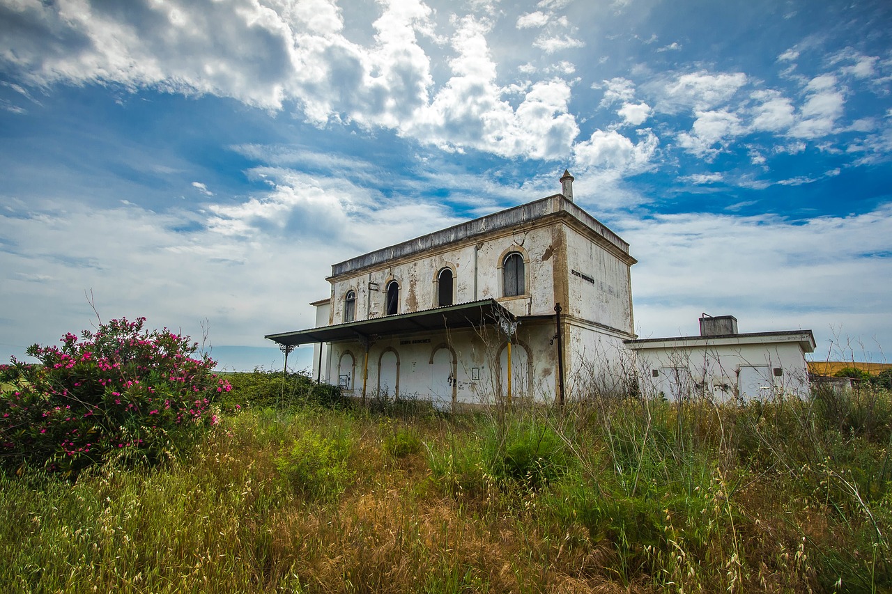 Image - abandoned building train station