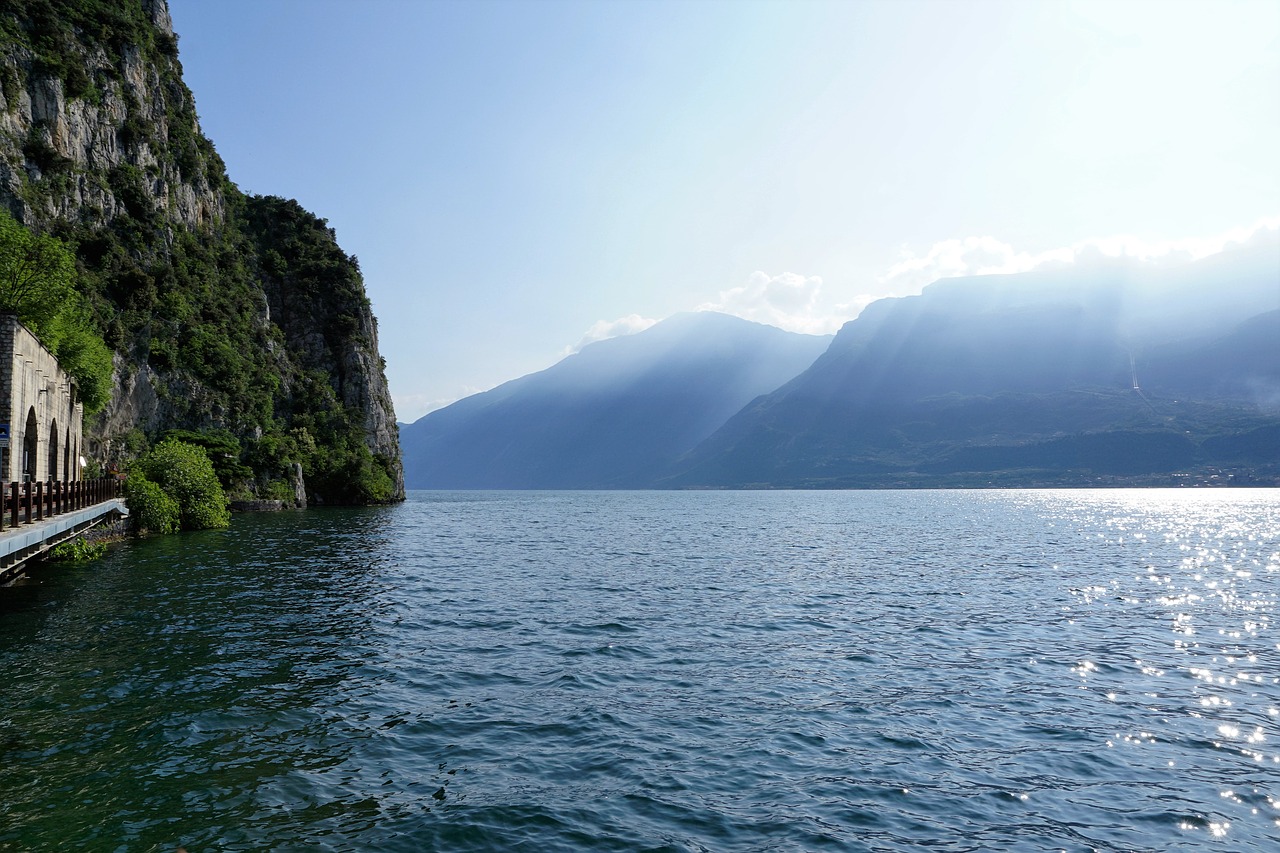 Image - garda italy holiday lake landscape