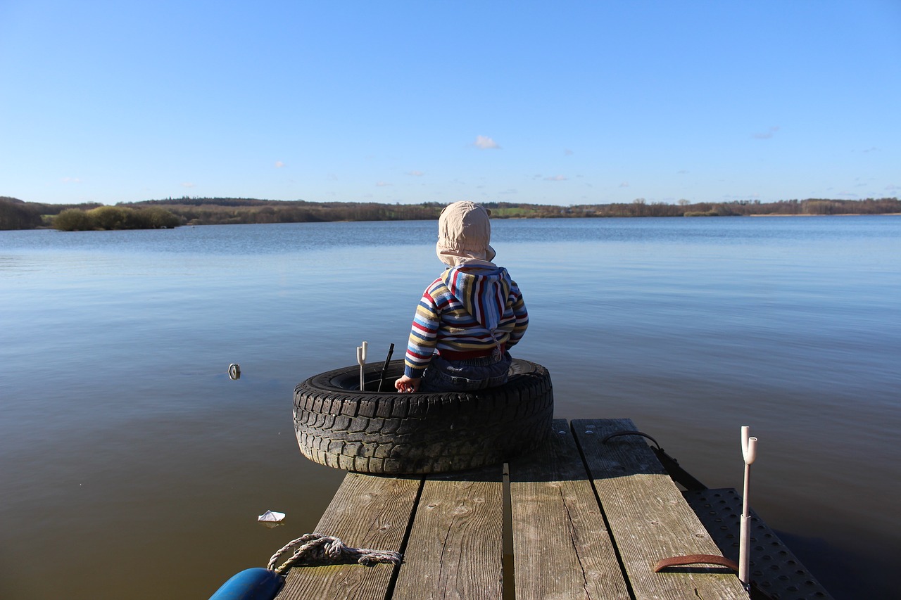 Image - child at the lake child at the lake