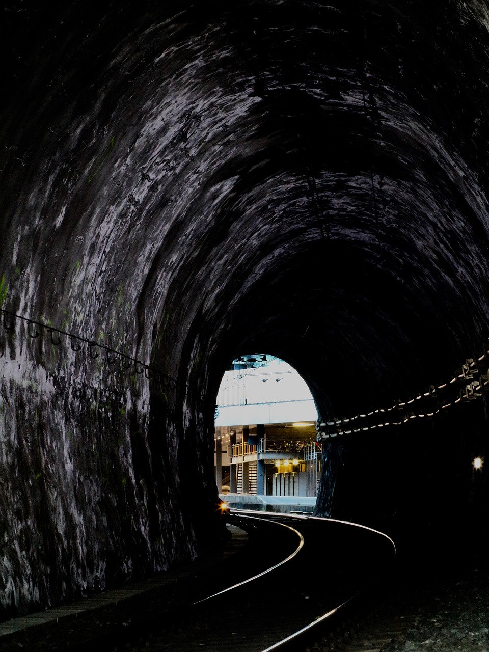 Image - railway tunnel gleise tunnel