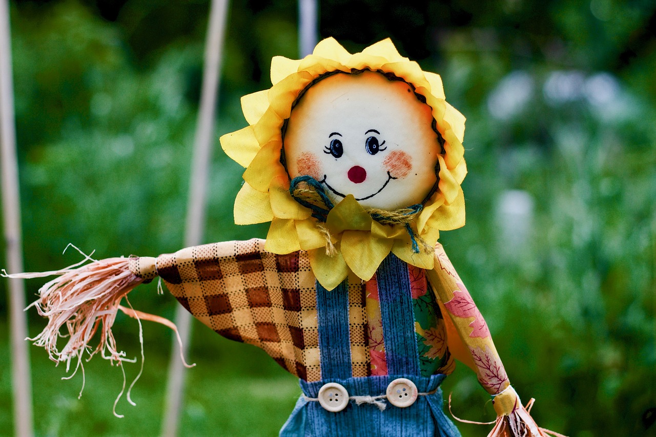 Image - scarecrow garden spring focus