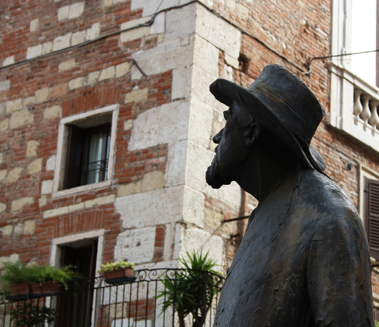 Image - sculpture statue monument verona