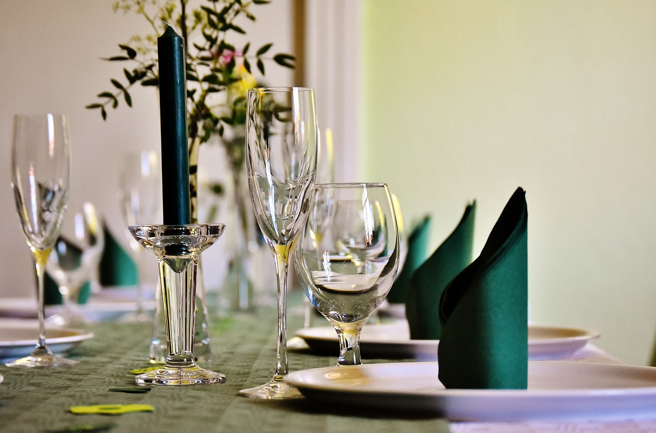 Image - gedeckter table board tableware