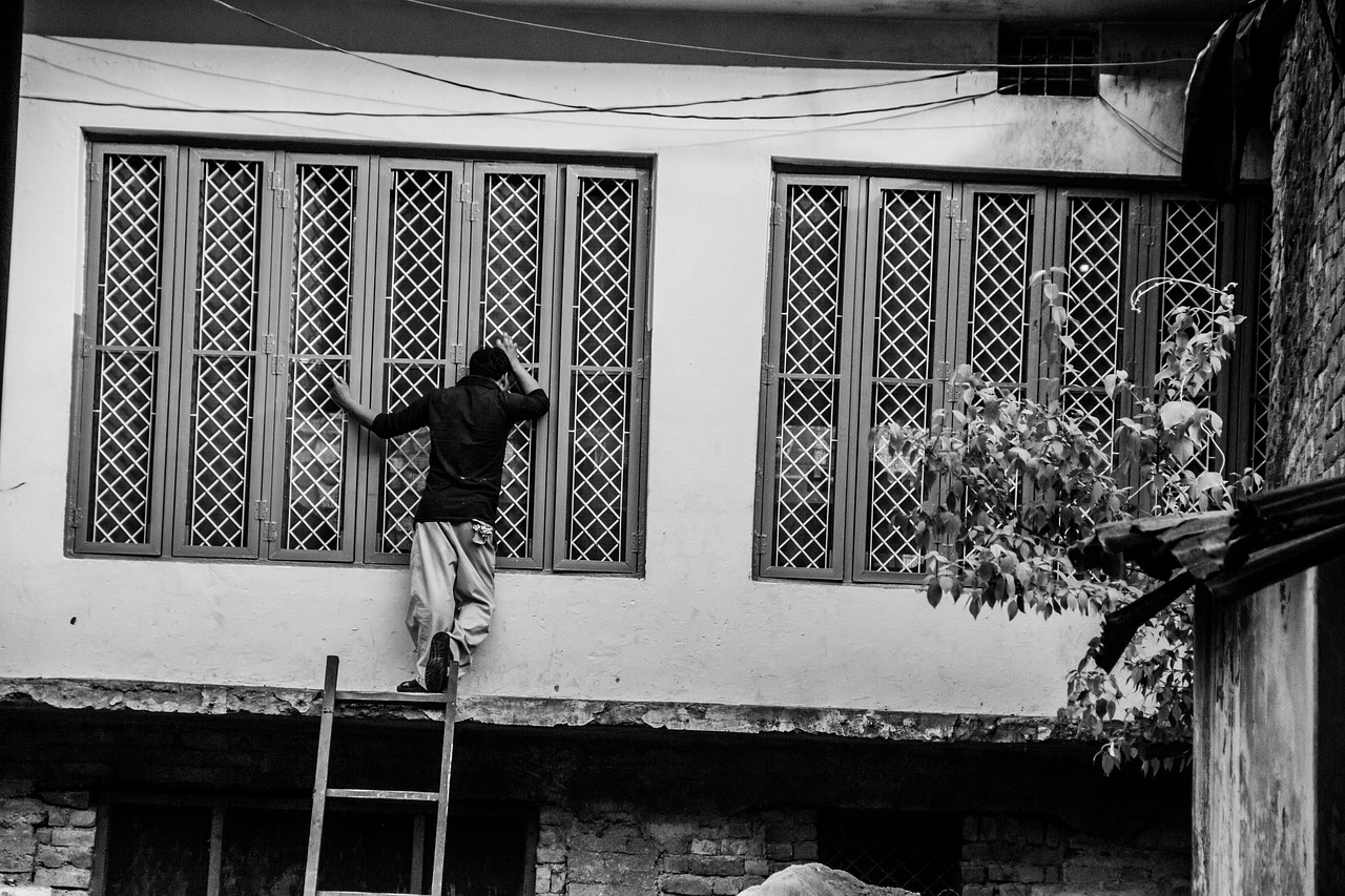 Image - peek street photography peeking