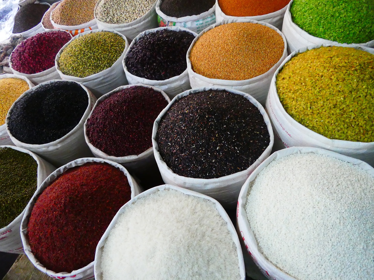 Image - spices curry pepper market stall