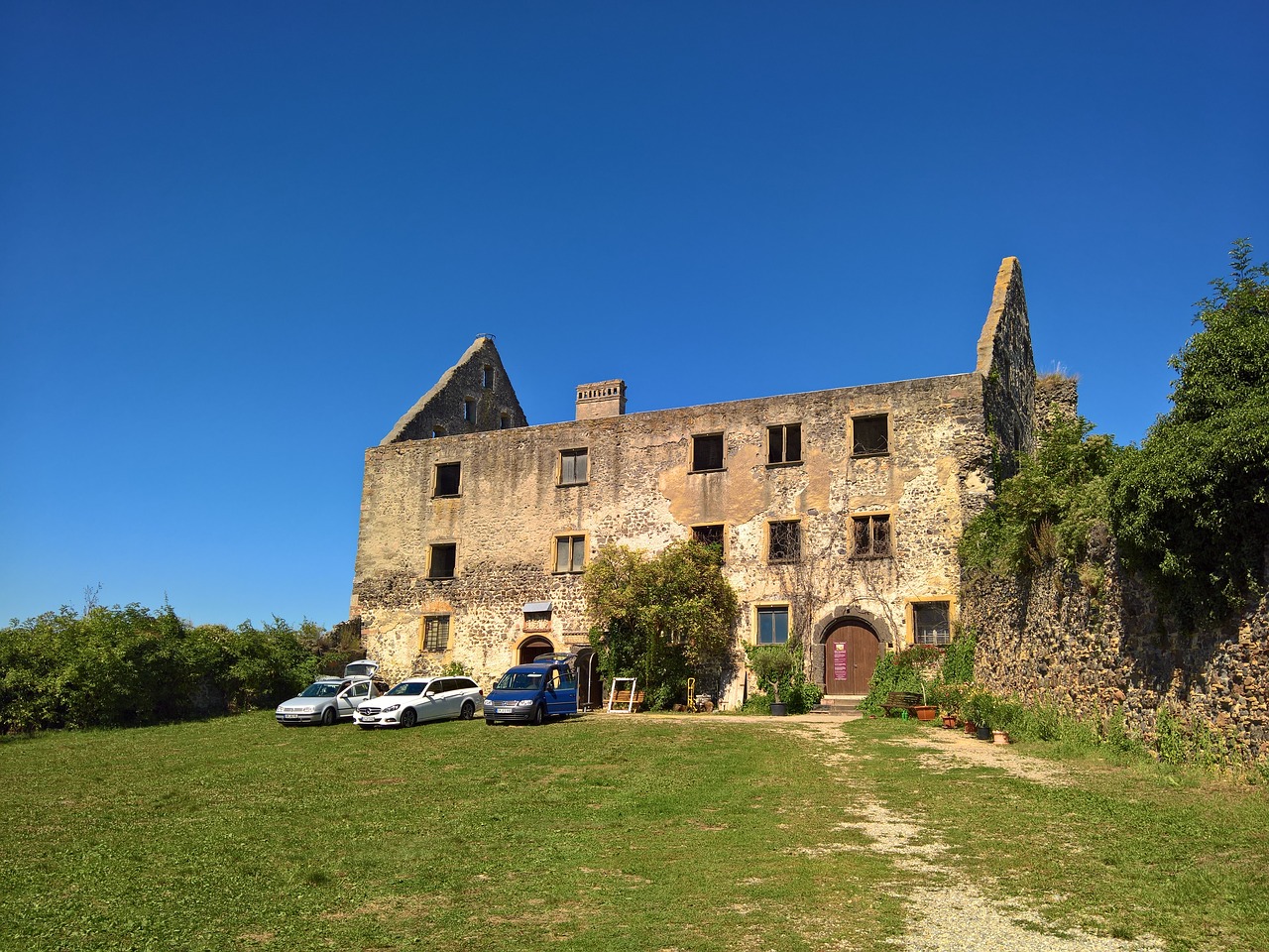 Image - ruin castle burkheim swim