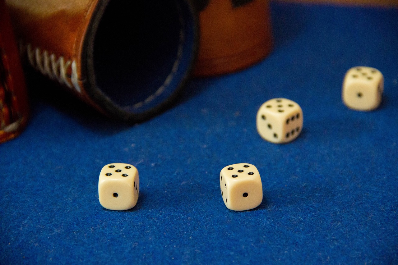 Image - dice cacho game of table