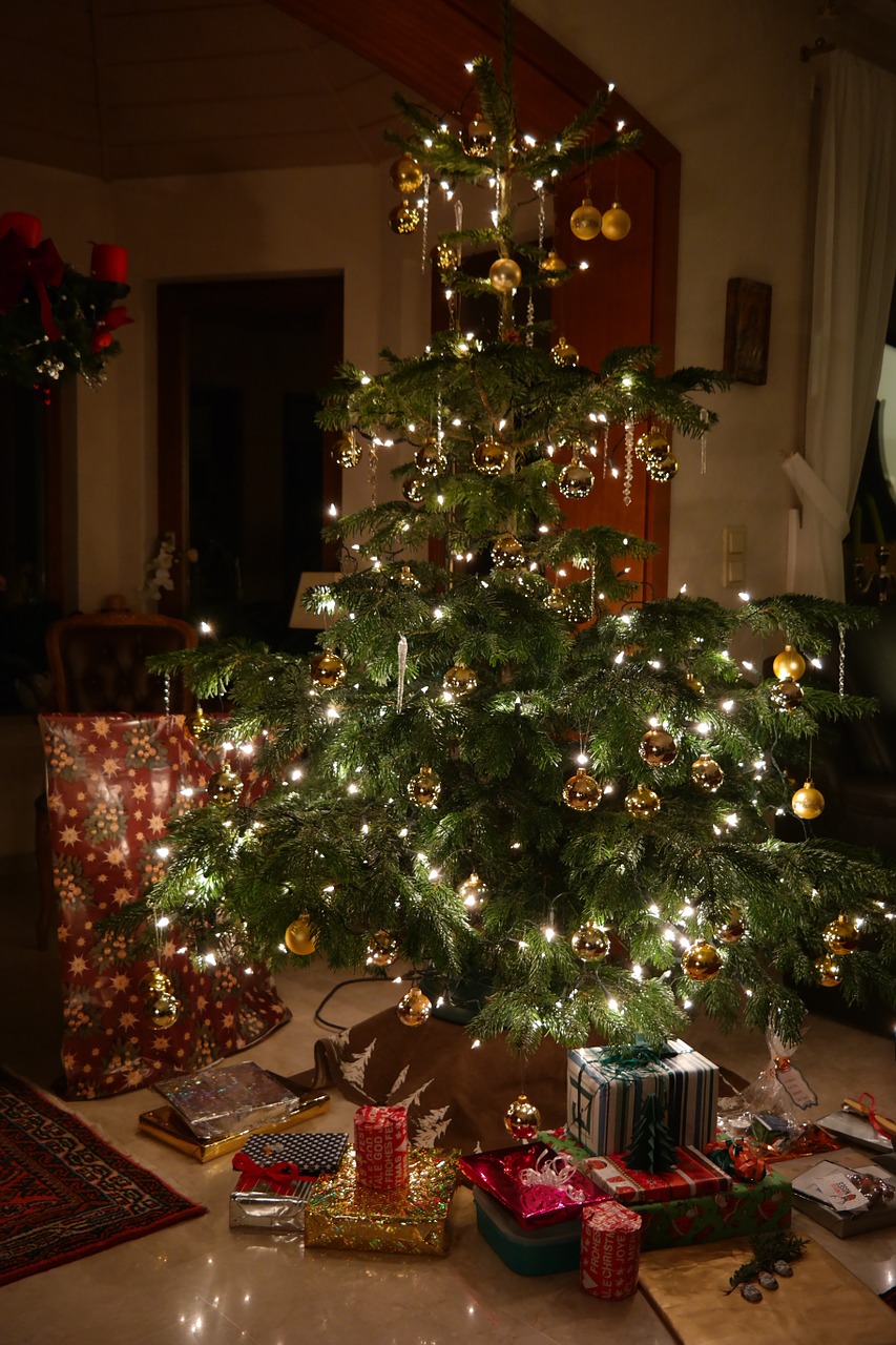 Image - christmas christmas tree gifts made
