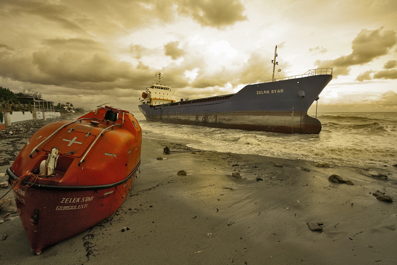 Image - ship accident sink marine storm