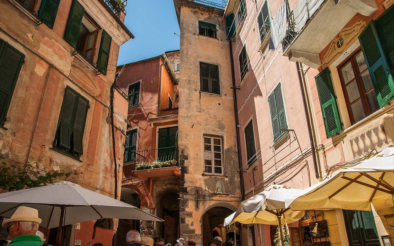 Image - italy cinque terre monterosso lane