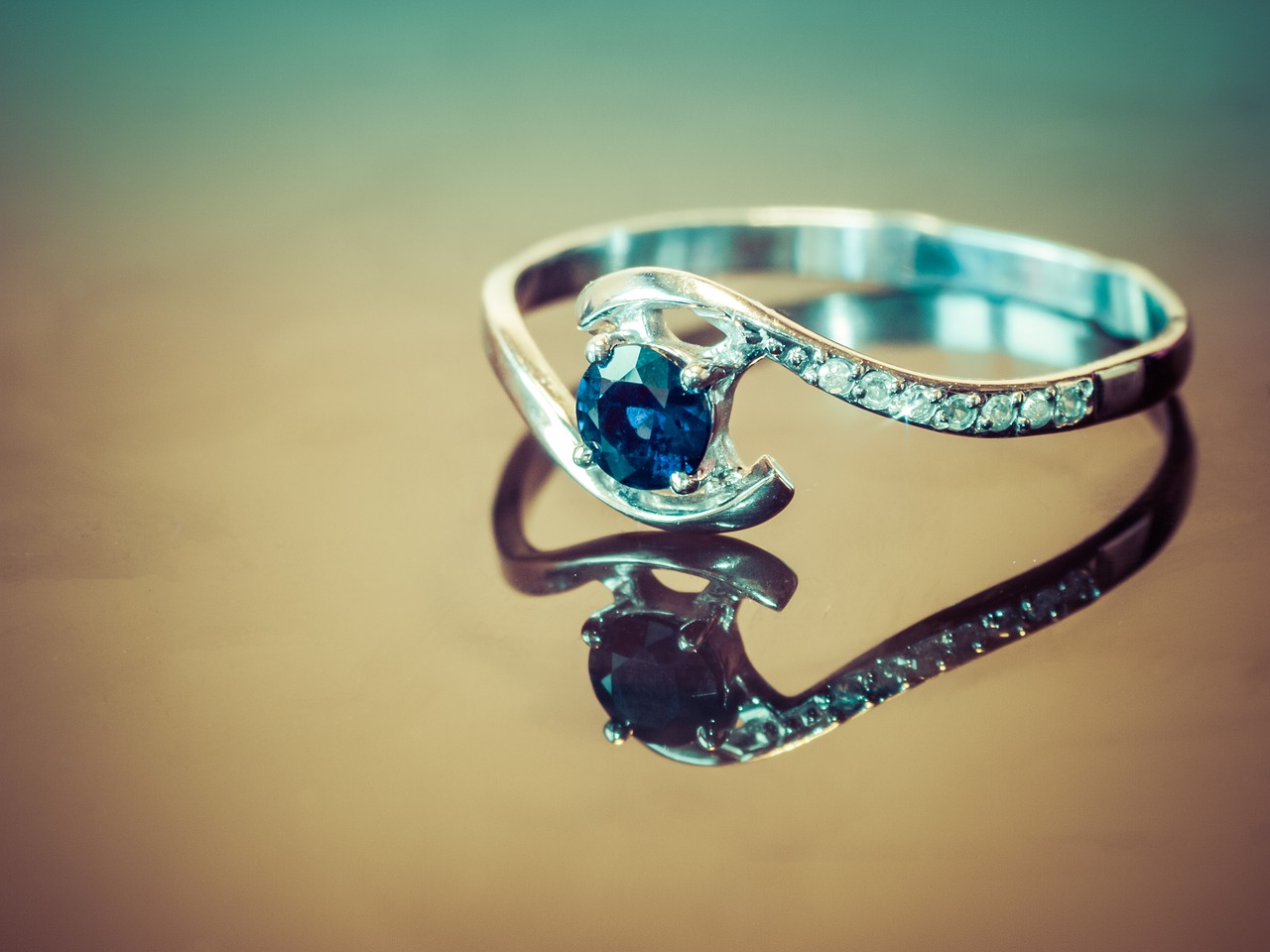 Image - ring sapphire diamonds ornament