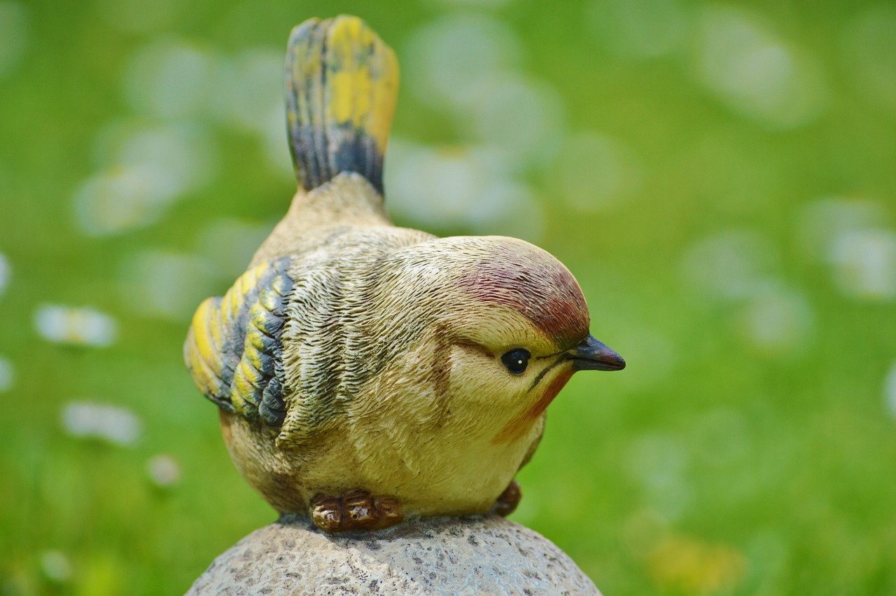 Image - bird sculpture stone