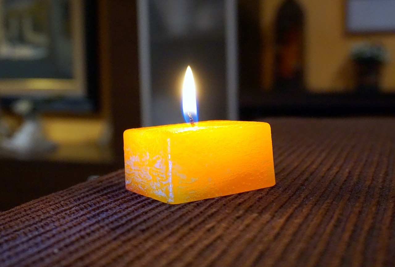 Image - sailing wax flame decoration