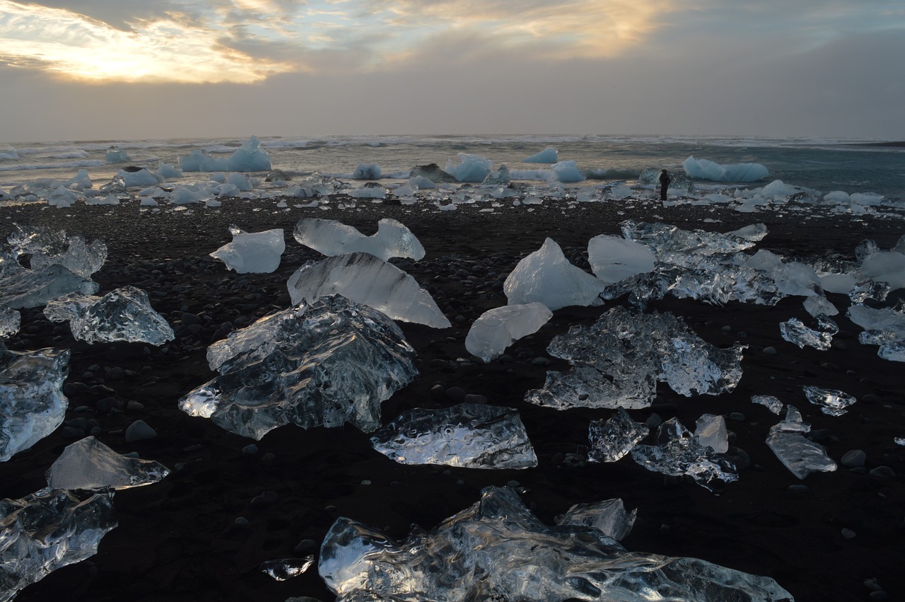 Image - iceland black sand beach ice