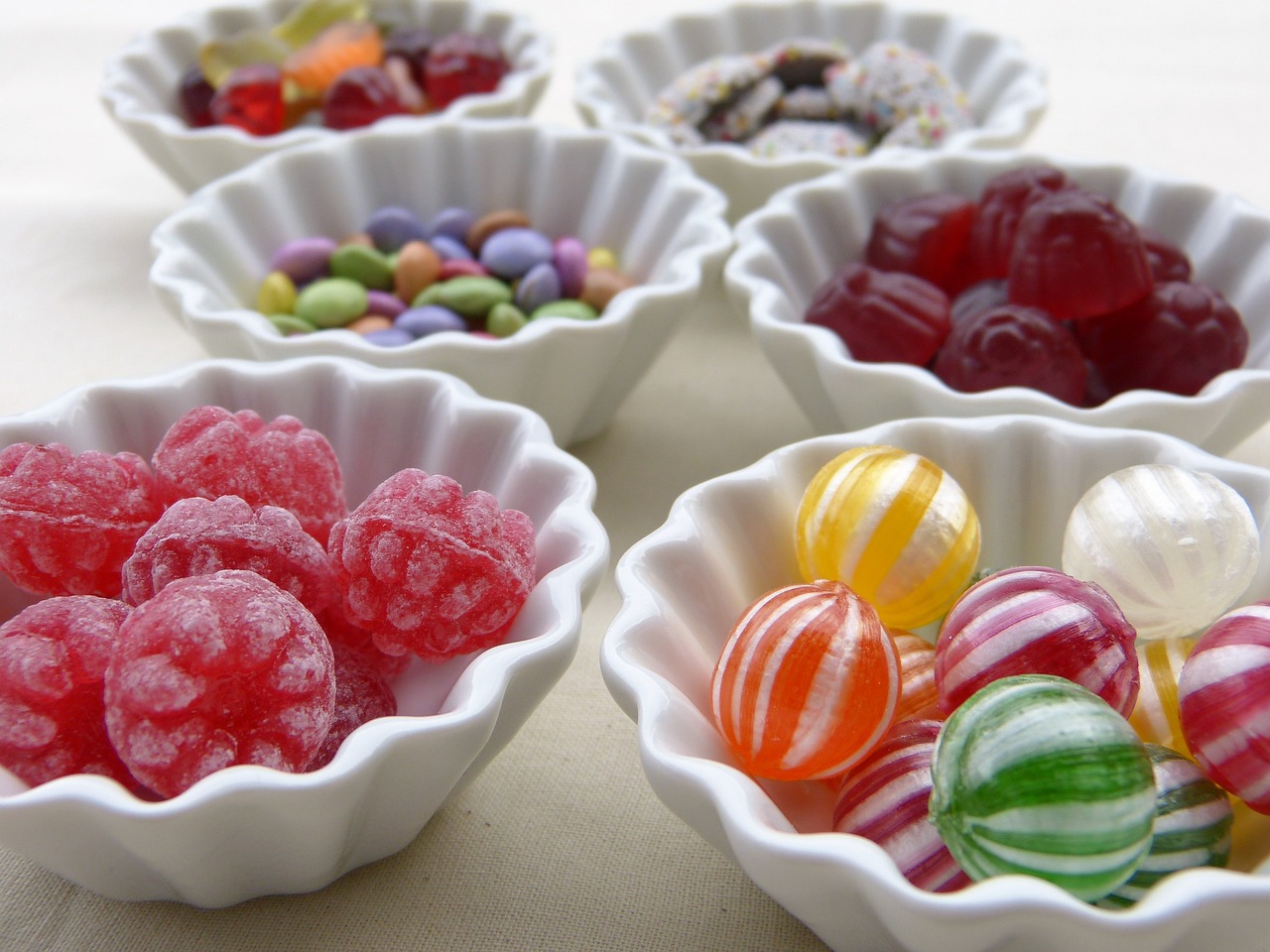 Image - candy bowls gummibärchen sugar