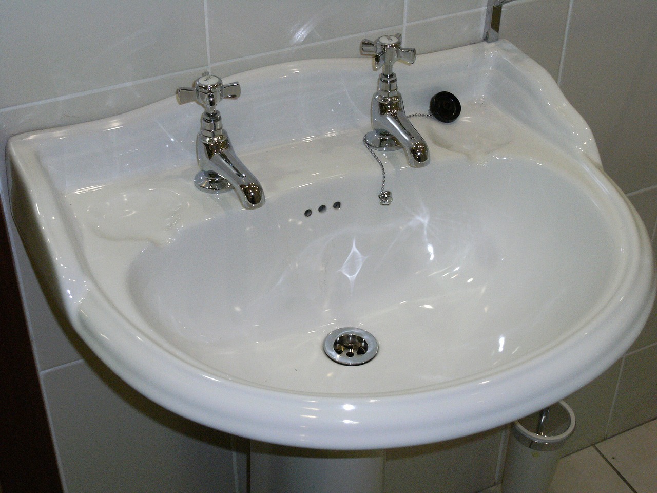 Image - bathroom sink basin white