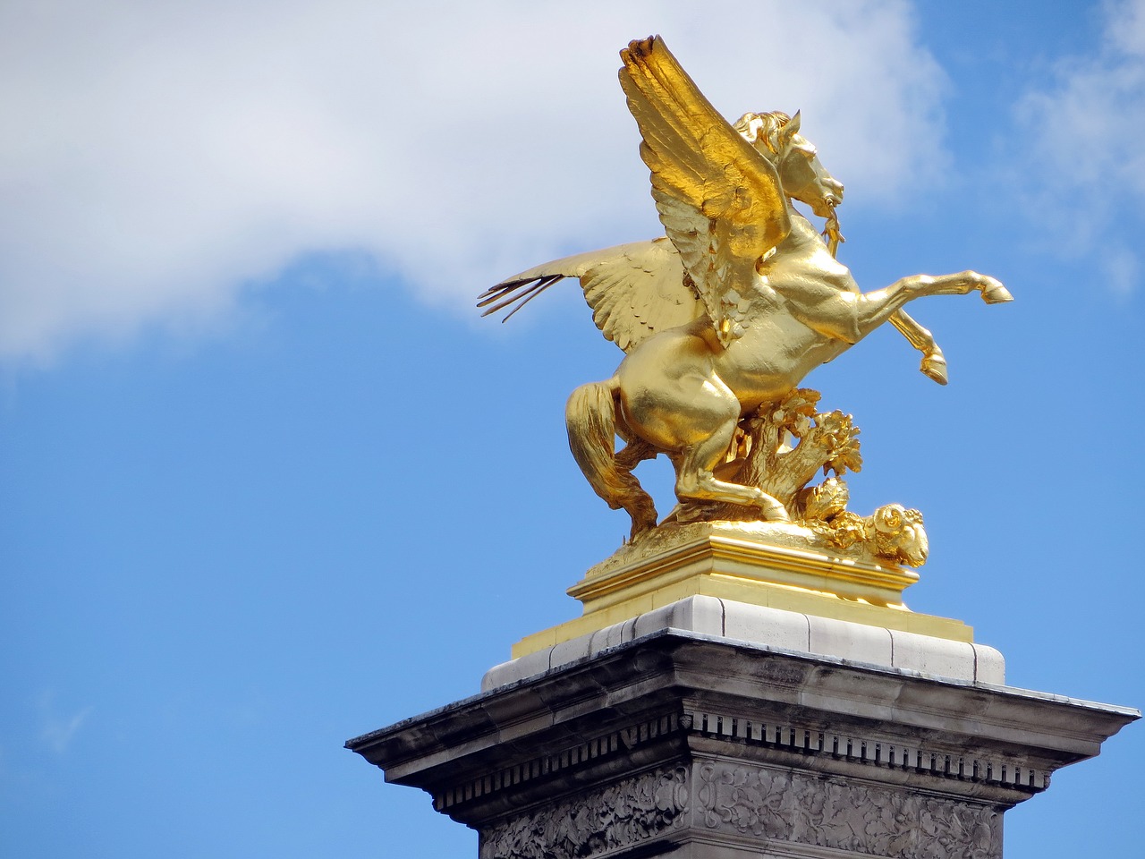 Image - paris bridge alexander 3 pegasus