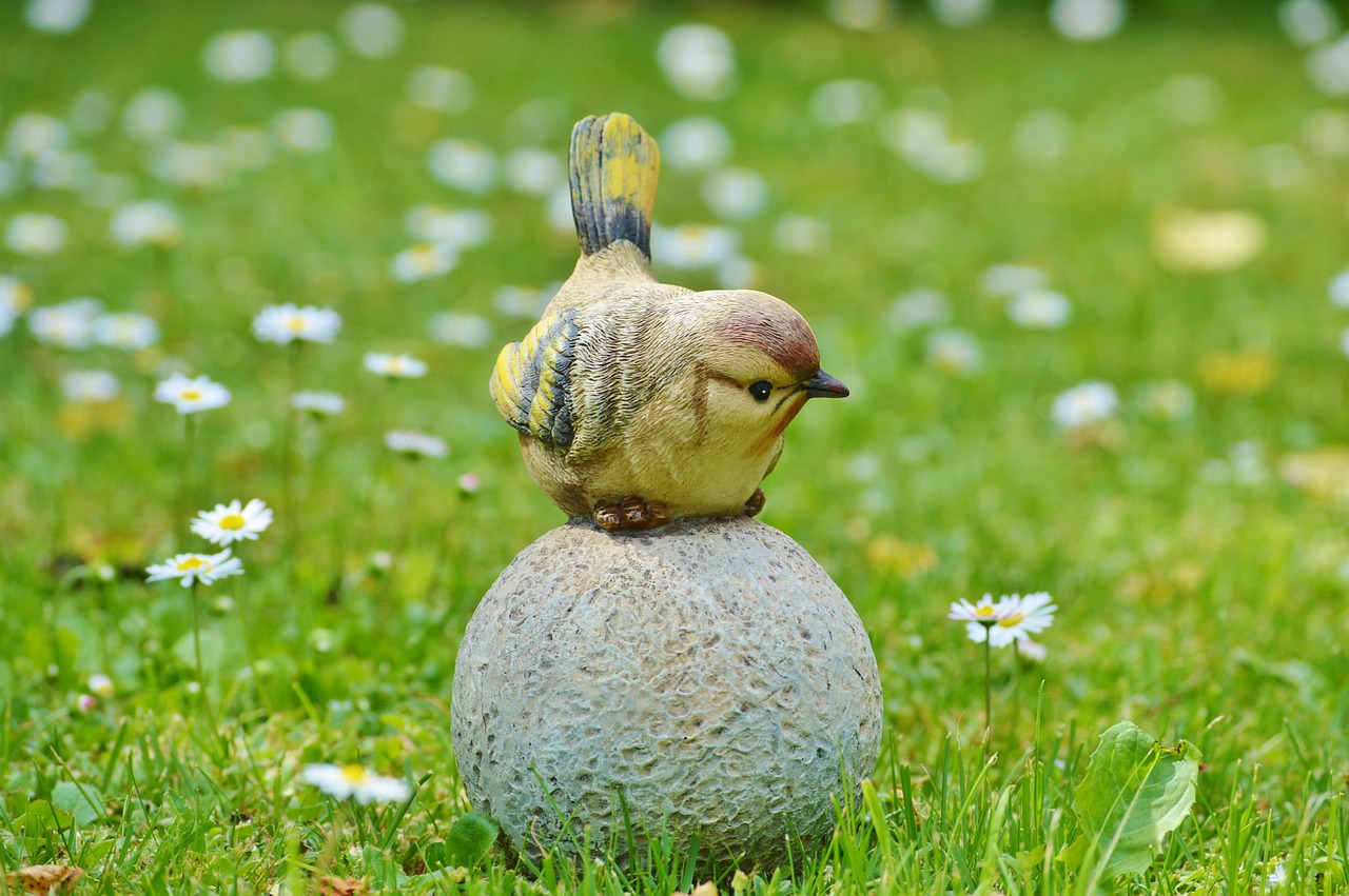 Image - bird sculpture stone