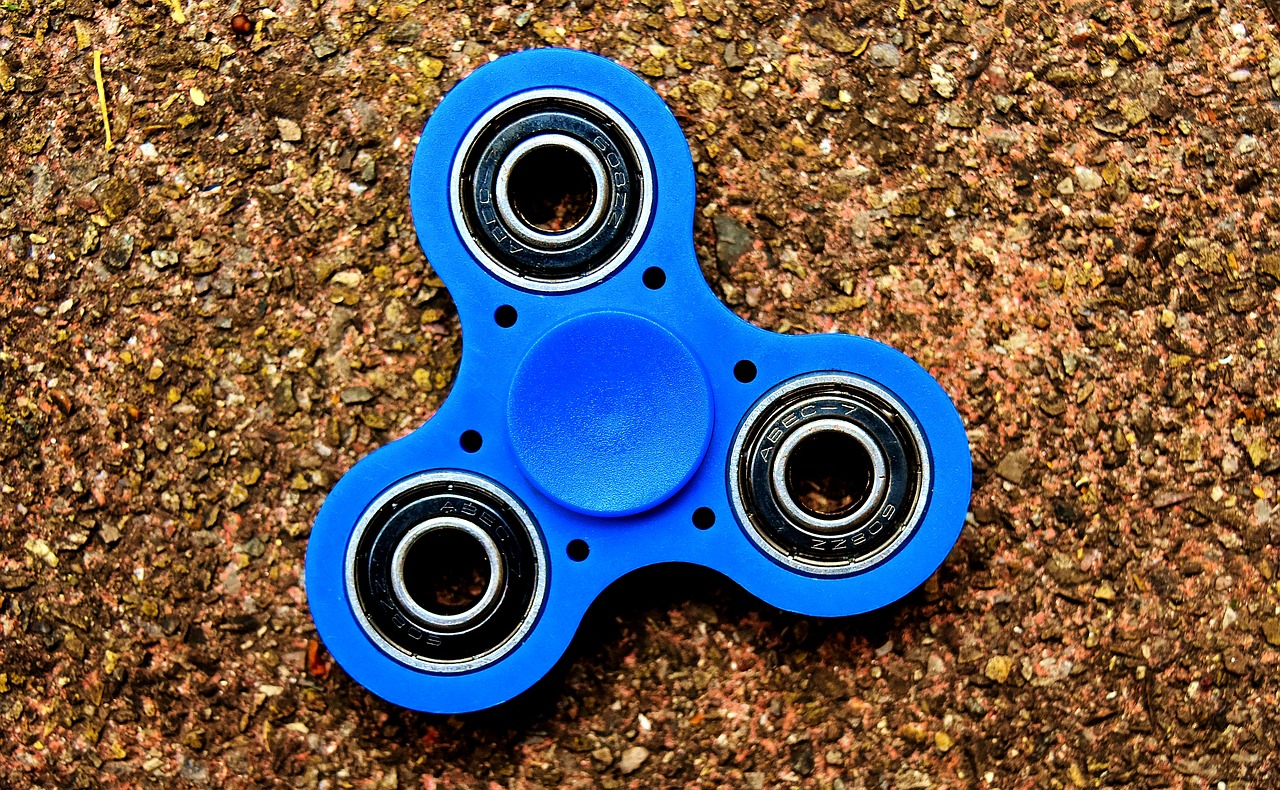 Image - fidget spinner popular play toys