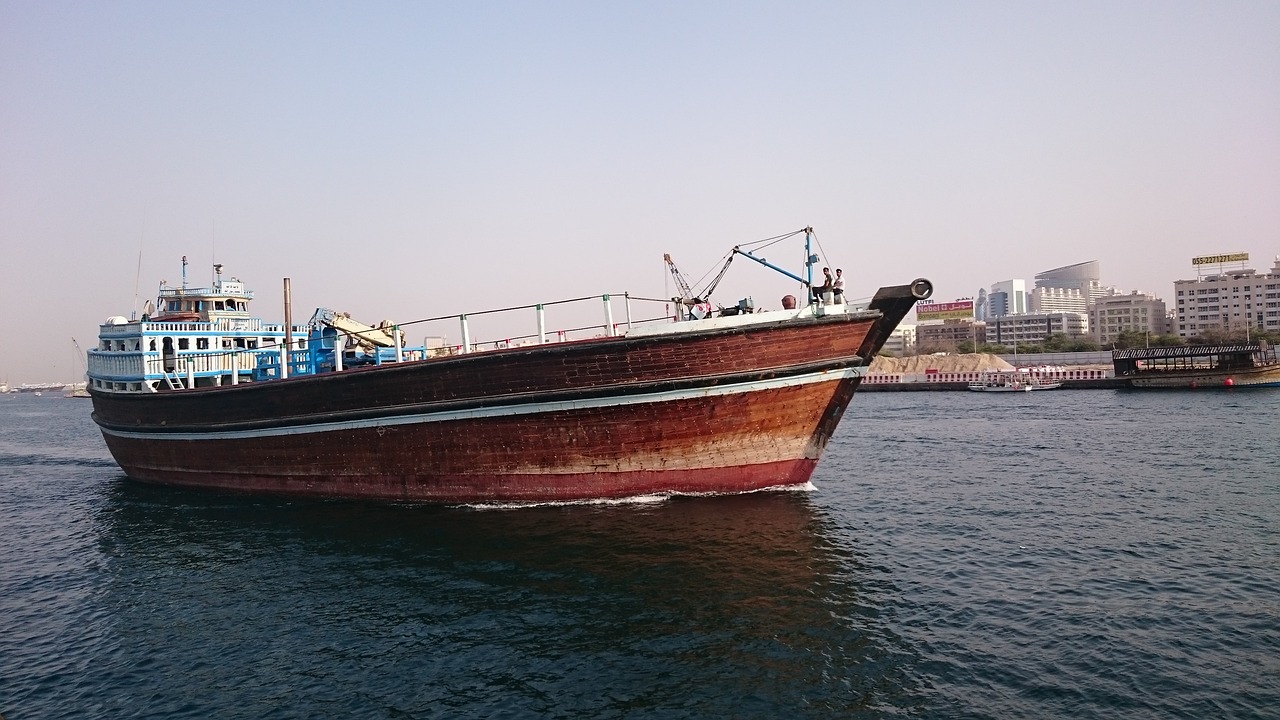 Image - port goods dubai unloading export