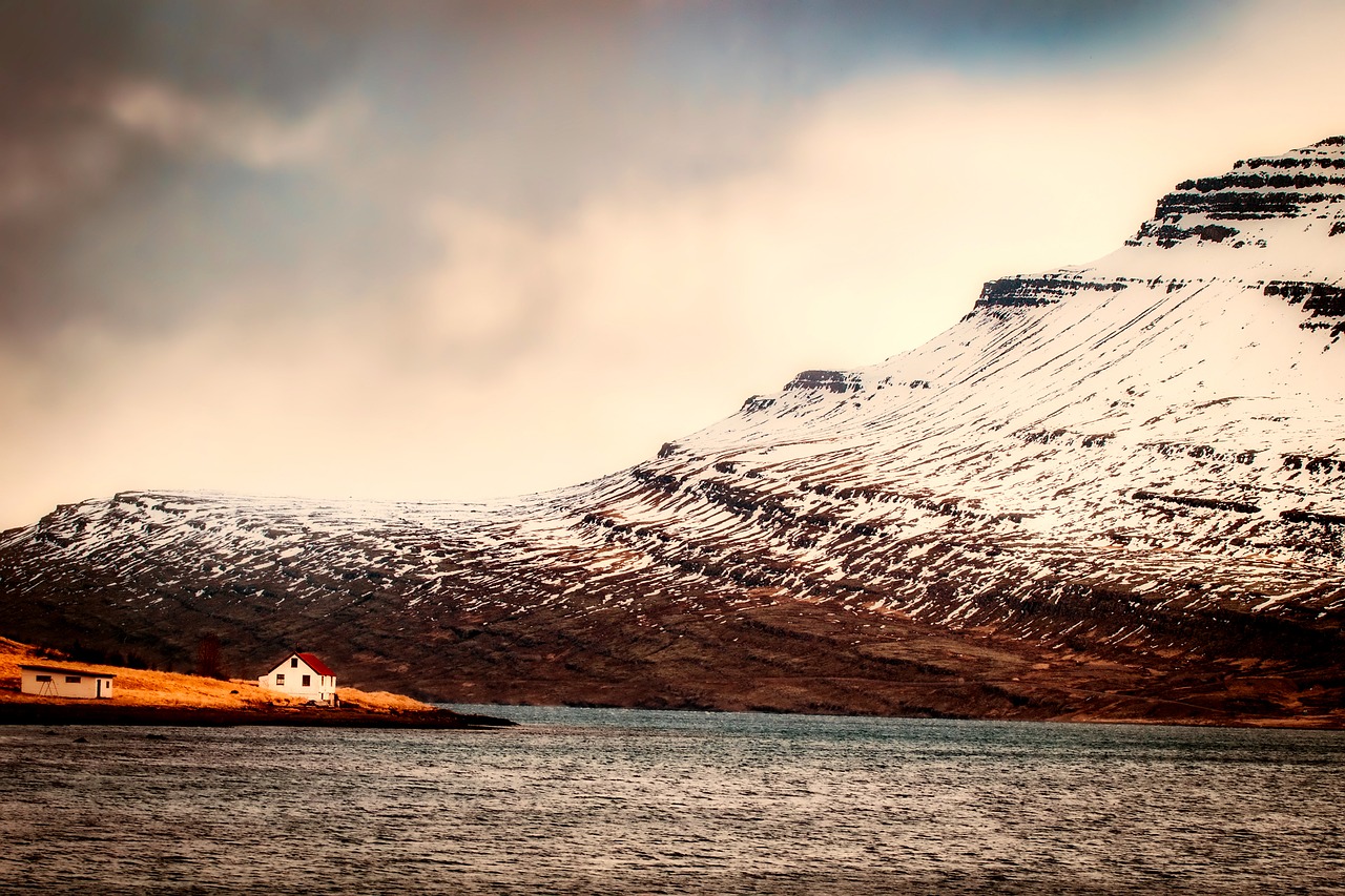 Image - iceland mountains house home