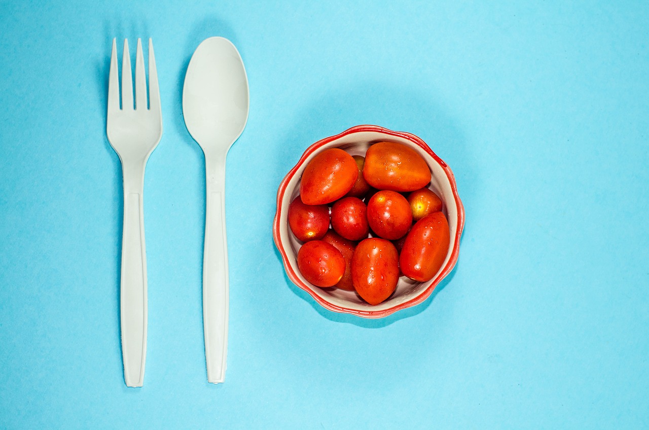 Image - cherry tomatoes blue background