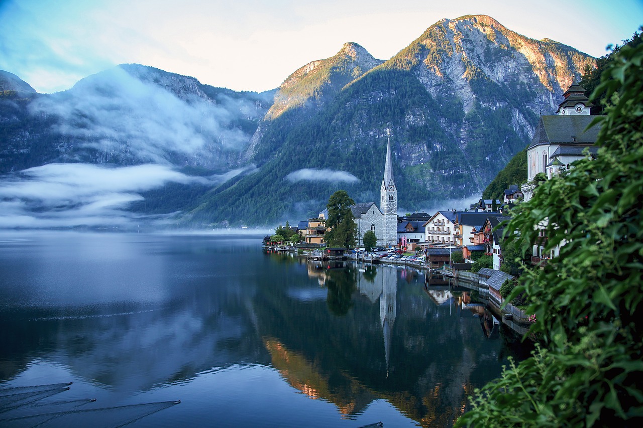 Image - hallstatt morning lake komachi