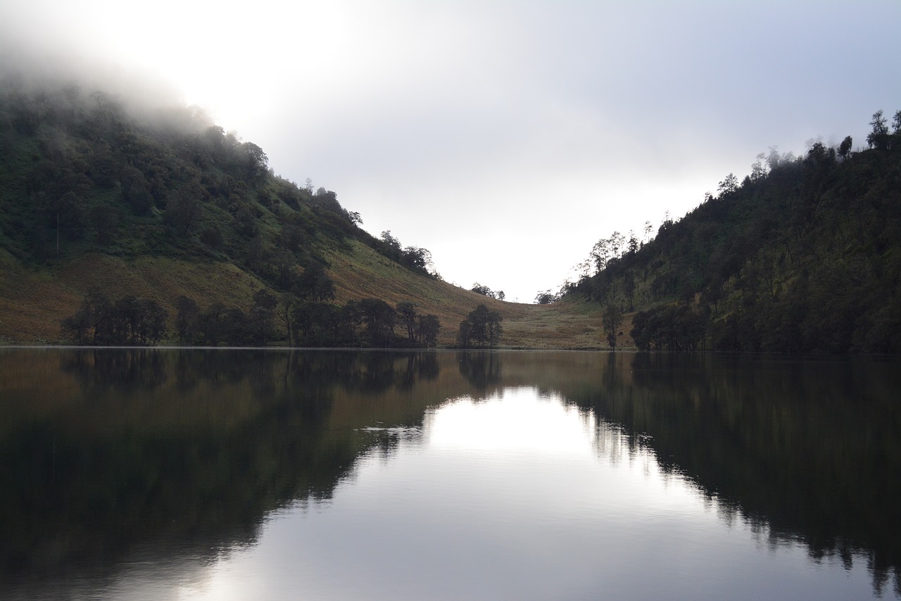Image - semeru lake kumbolo