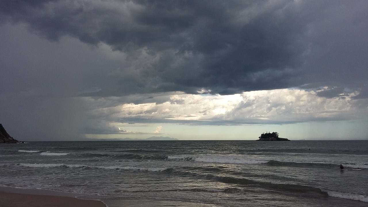 Image - beach storm rain island mar