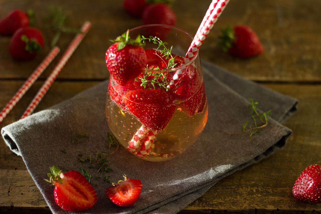 Image - gin tonic strawberry herbs thyme