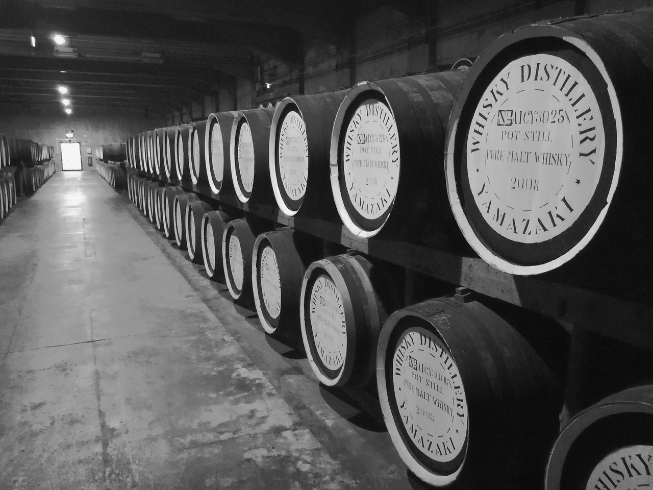 Image - whiskey barrel wood