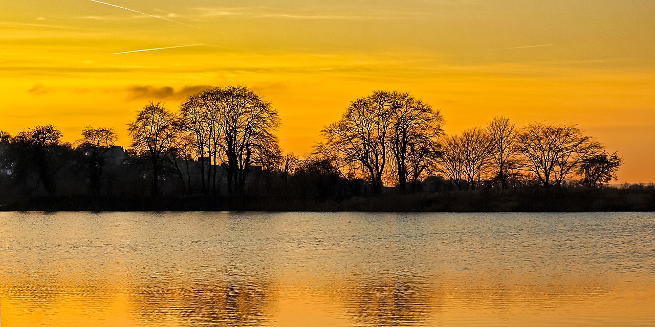 Image - gravel pond pond water lake