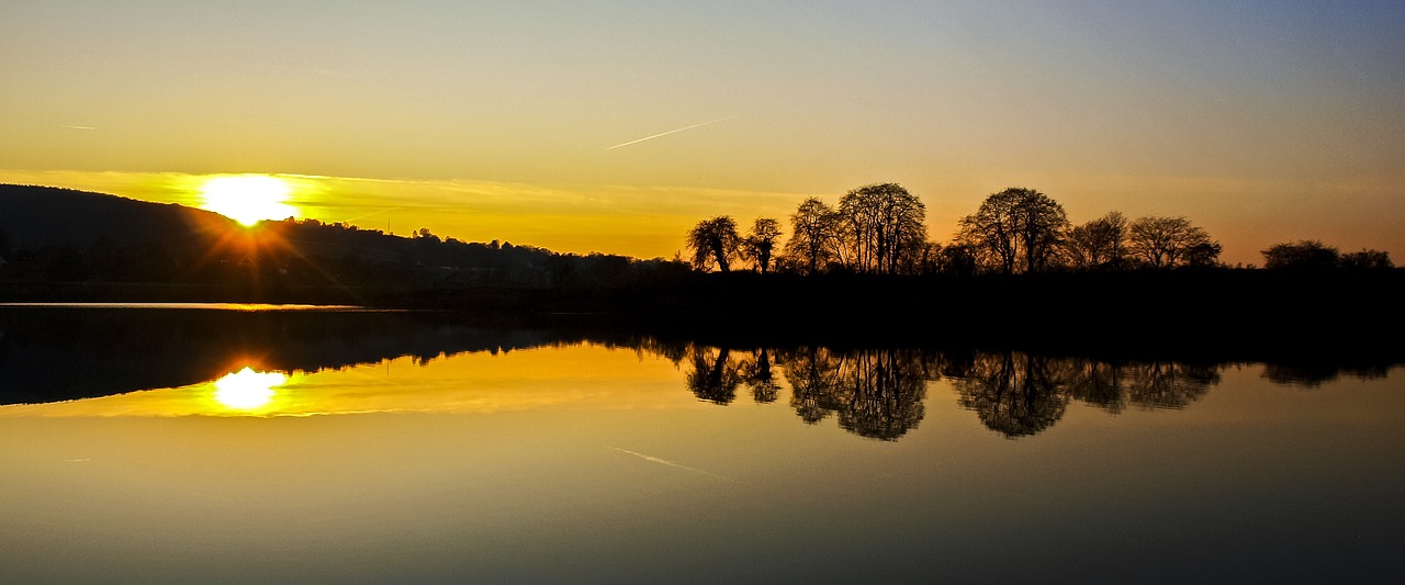 Image - gravel pond pond water lake