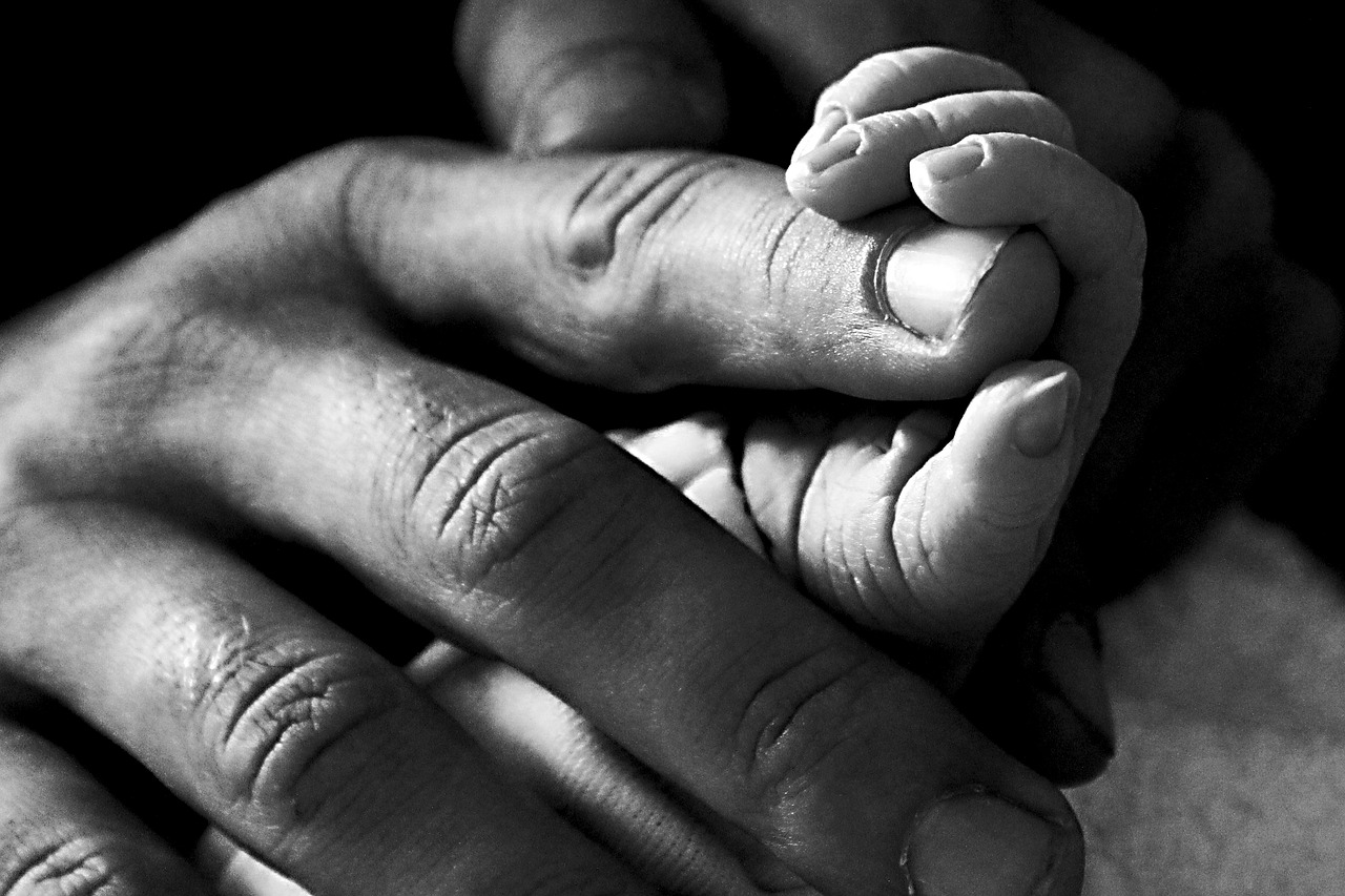 Image - hands handyman son bebe small