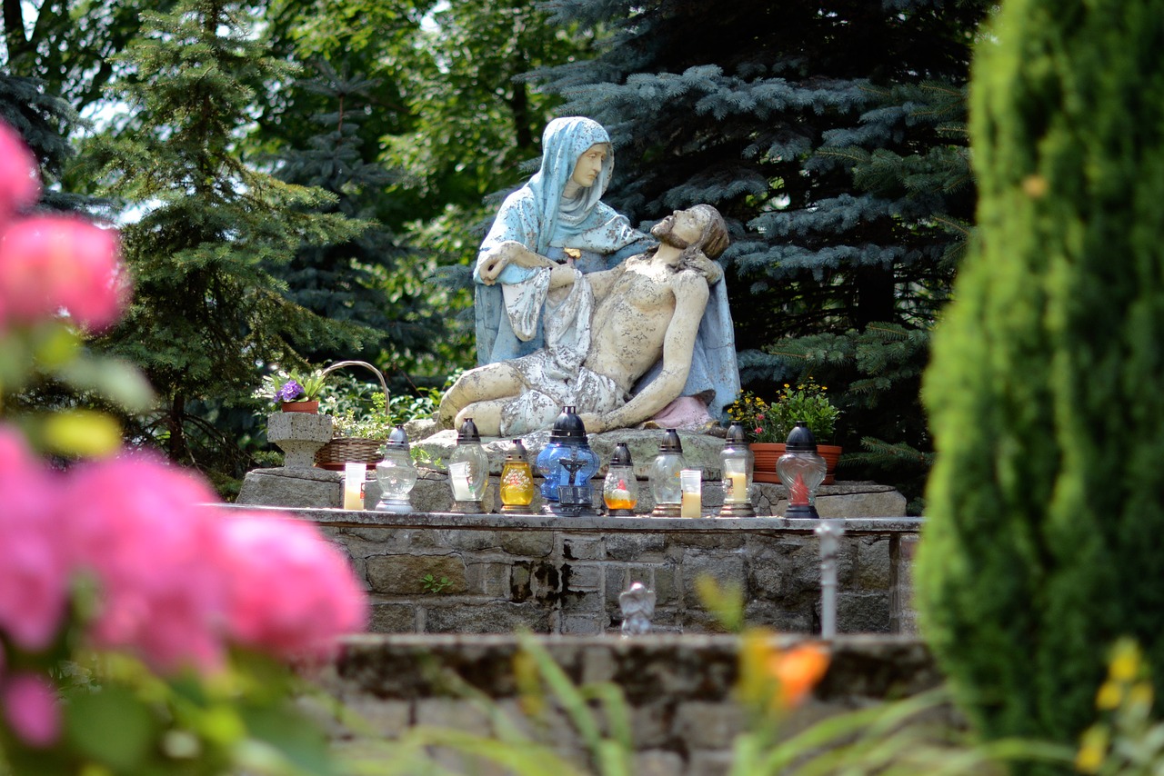 Image - jesus mary prayer the statue