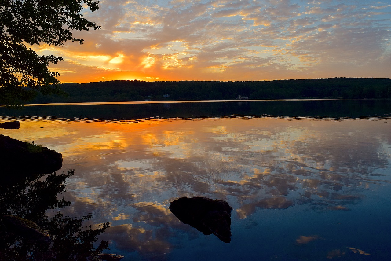 Image - lake sunset clouds sky water