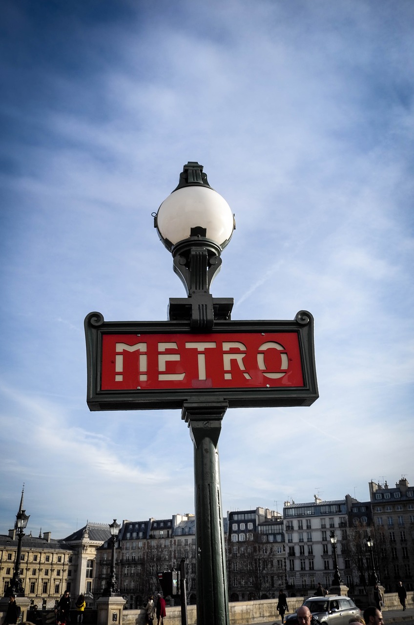 Image - metro paris france metro station