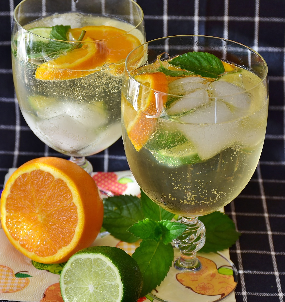 Image - cocktail prosecco lime drink