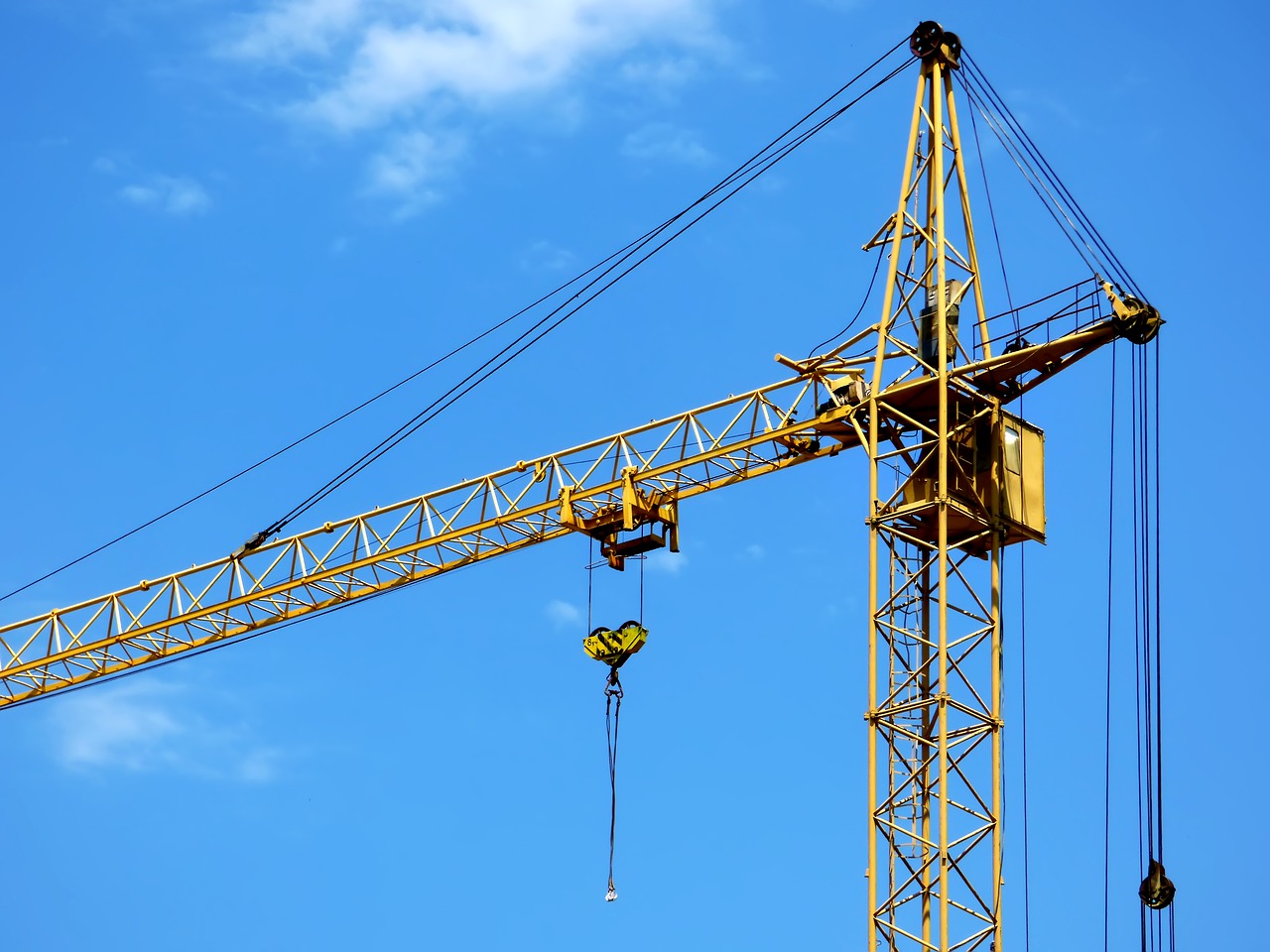 Image - tower crane blue sky white clouds