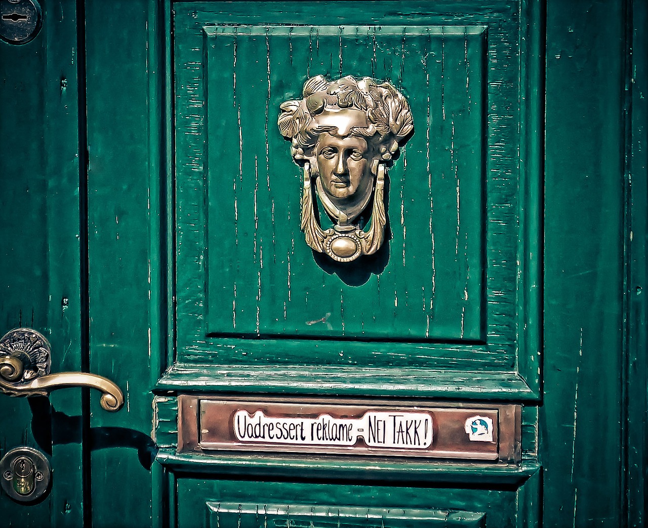 Image - green door architecture entrance