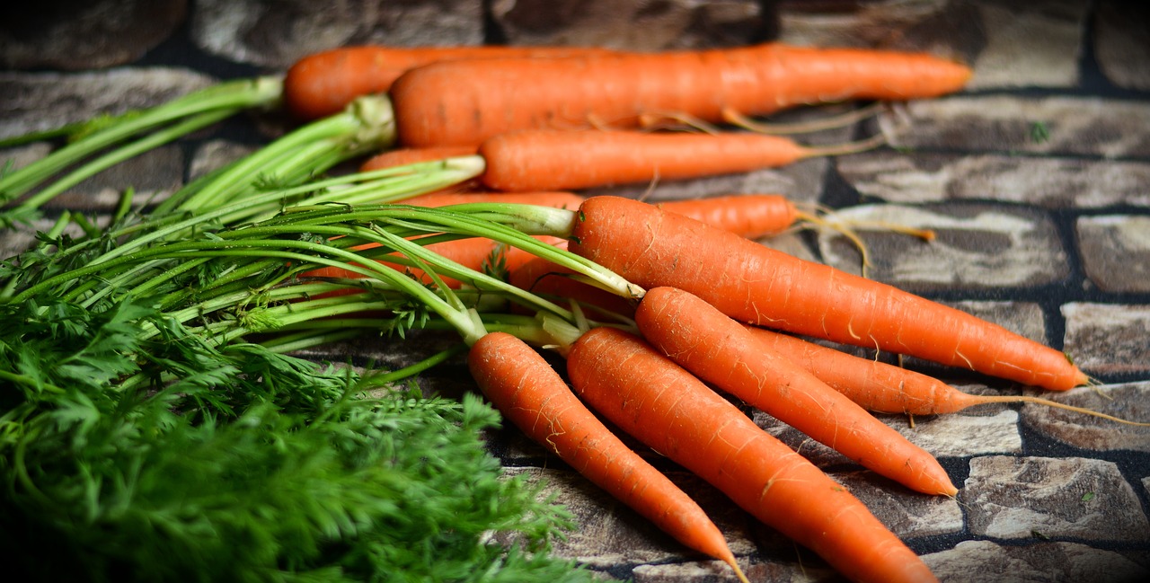 Image - carrots vegetables harvest healthy