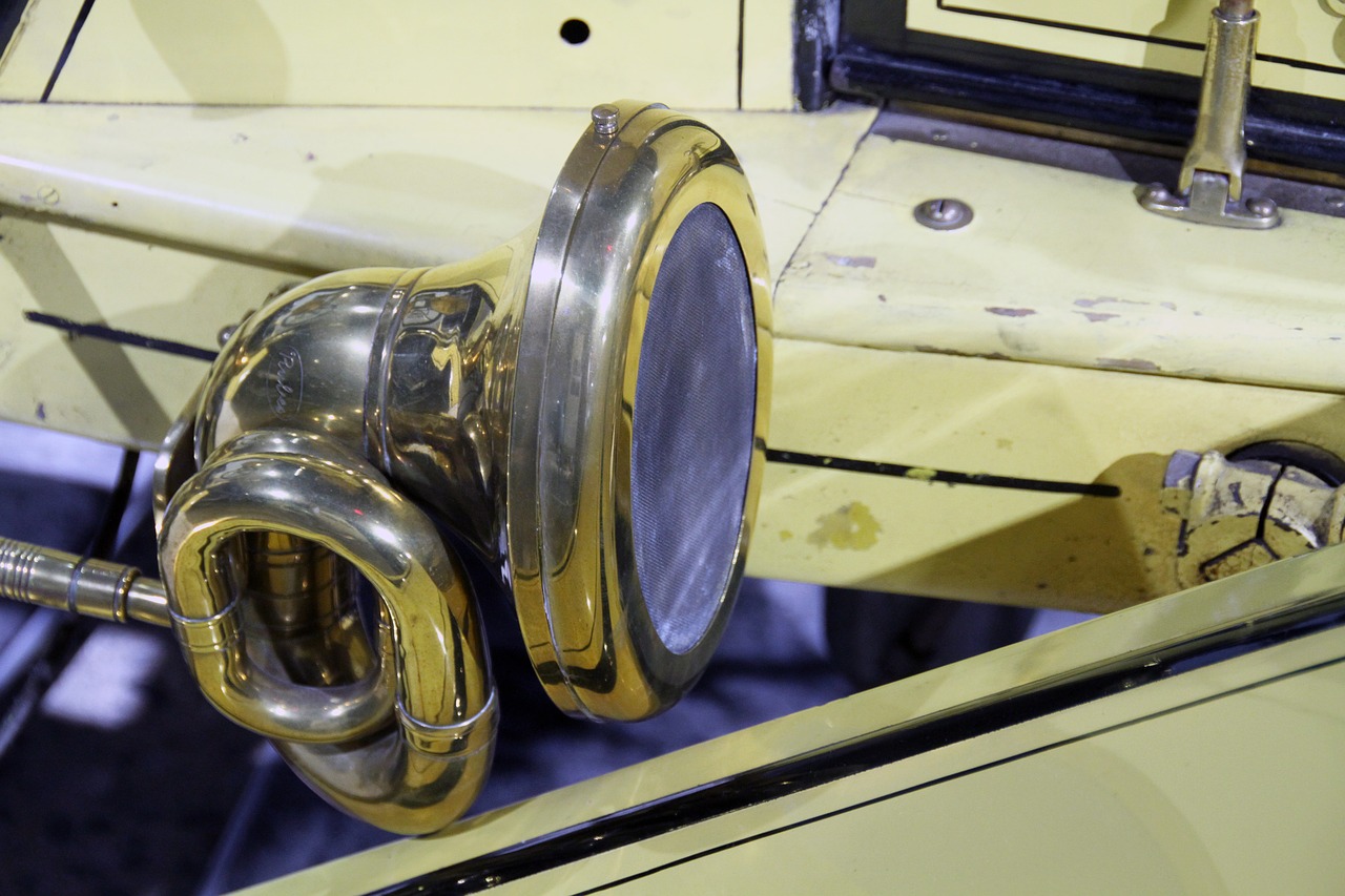 Image - car horn old vintage