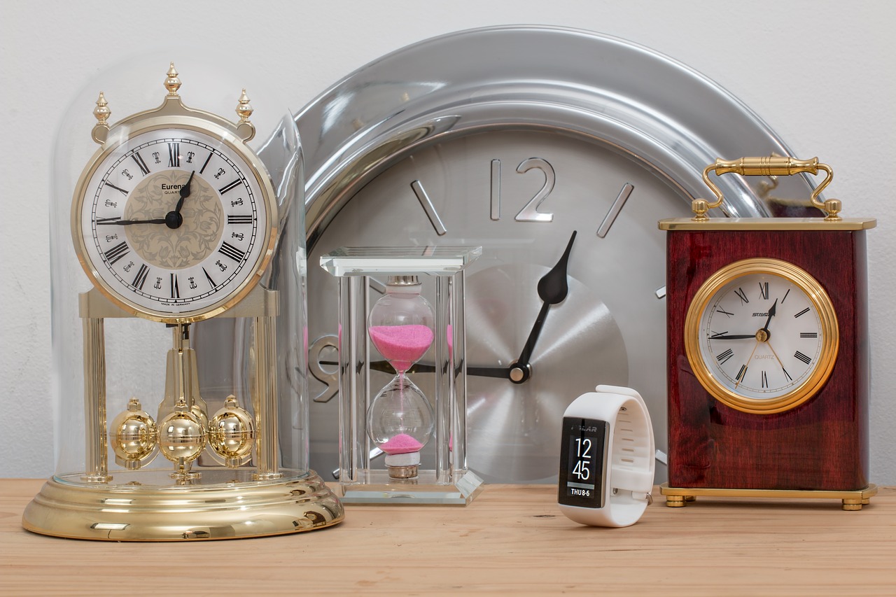 Image - time clocks hourglass